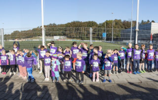 De kinderen van kinderopvang huizen vol enthousiasme voor de Wolfskamerloop